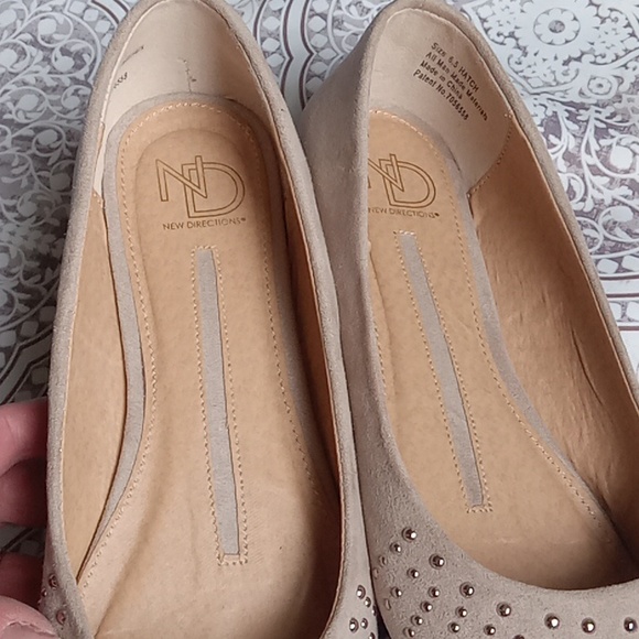 NWOT New Directions studded flats - Picture 12 of 15